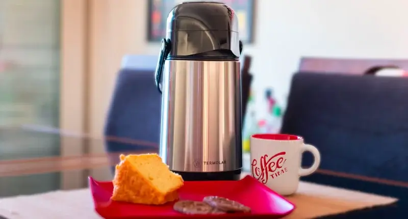 Garrafa Térmica Termolar Lumina é boa